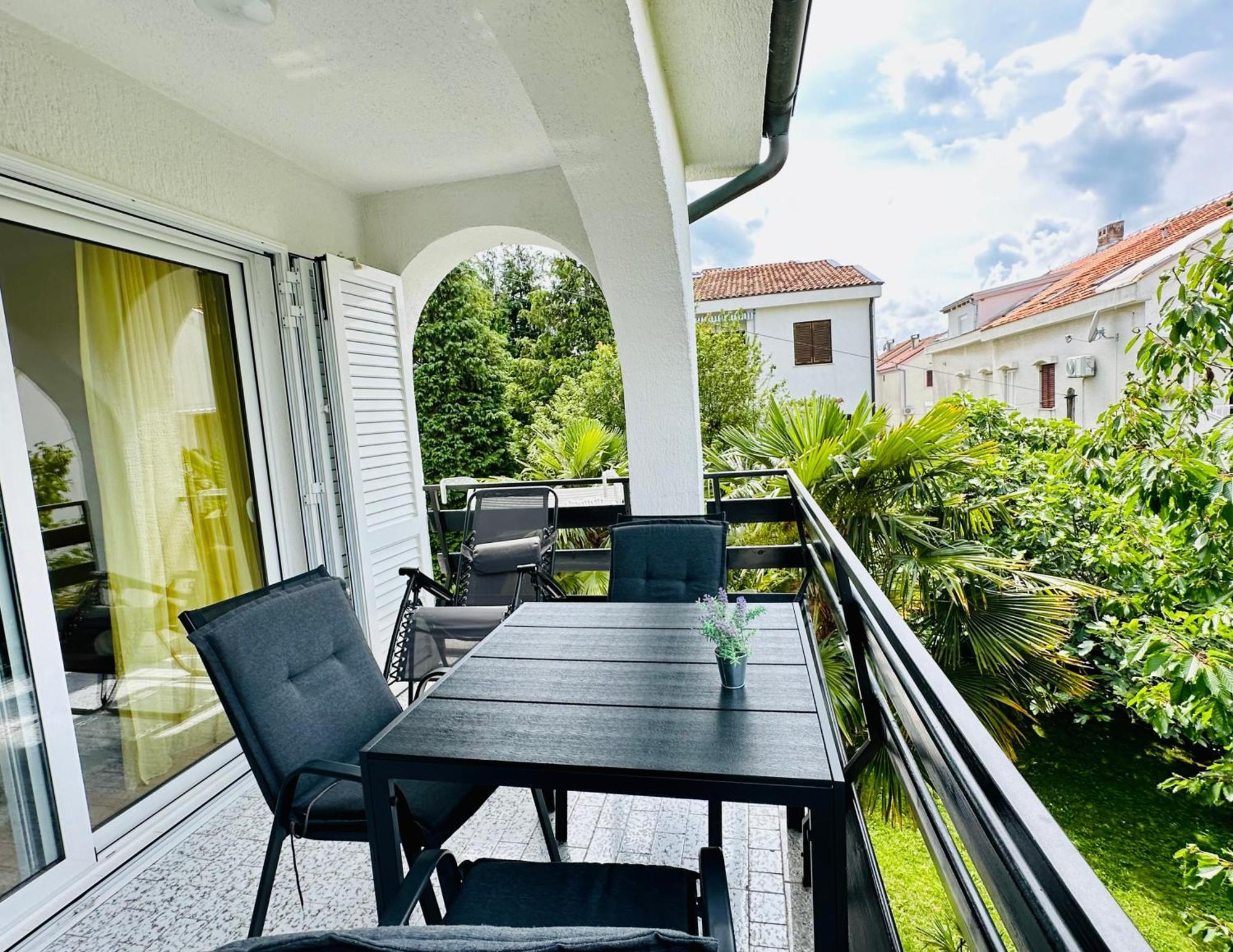 Apartments Bella Vita 2 Малинска Экстерьер фото